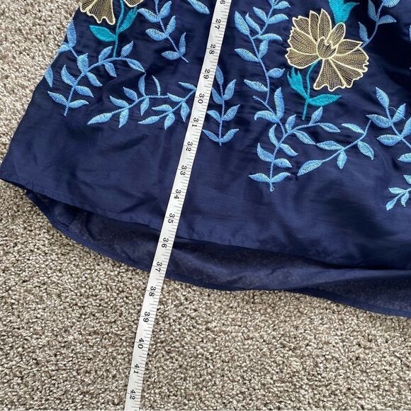 LIÈBO | sleeveless dress with embroidered detail - Picture 9 of 10